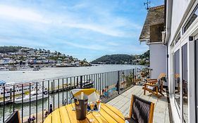 Harbourside 3 - Luxury Riverside Apartment